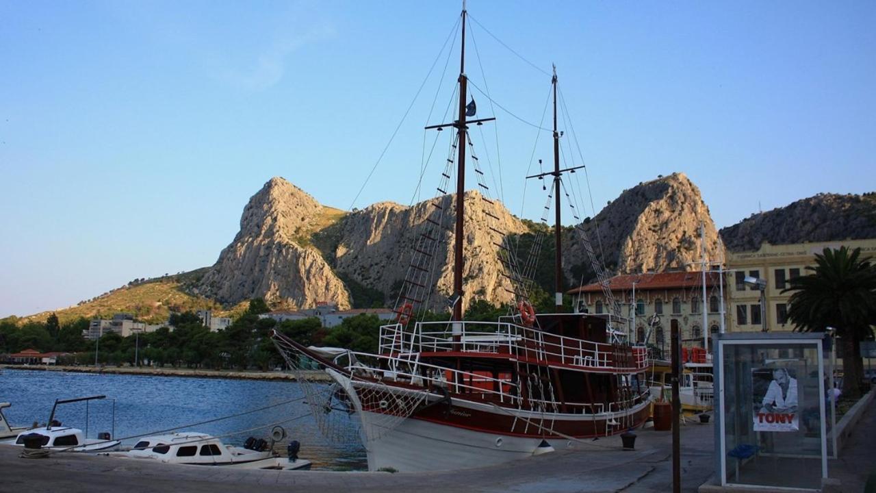 Apartman R.R. Omiš Buitenkant foto