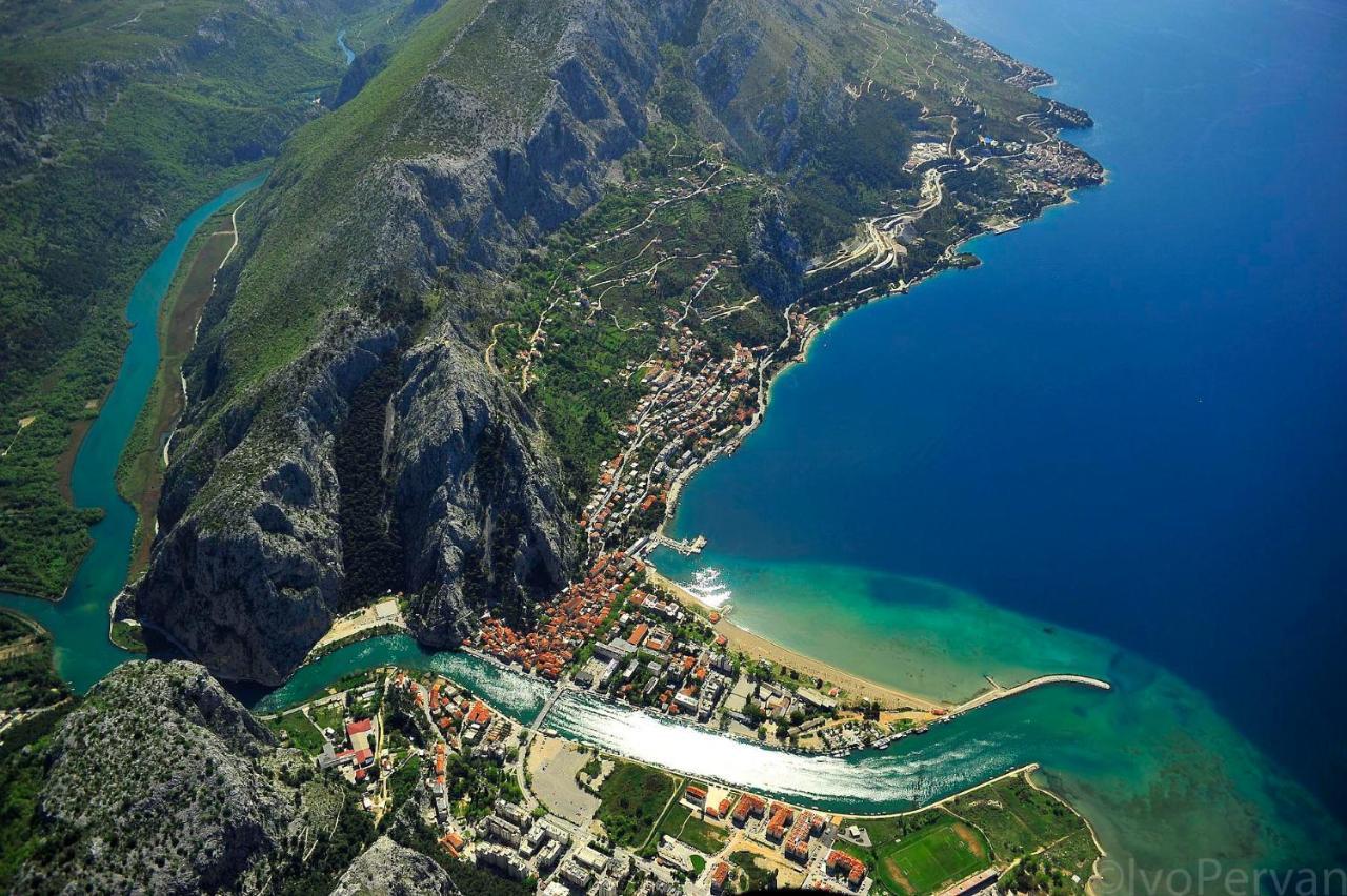 Apartman R.R. Omiš Buitenkant foto
